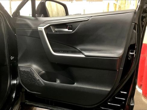 Used 2023 Toyota RAV4 Limited image 23