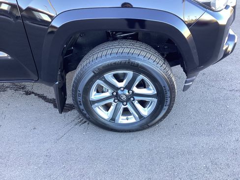 Certified 2017 Toyota Tacoma Limited image 15