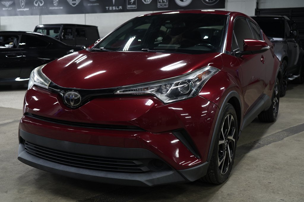 Used 2018 Toyota C-HR XLE FWD image 1