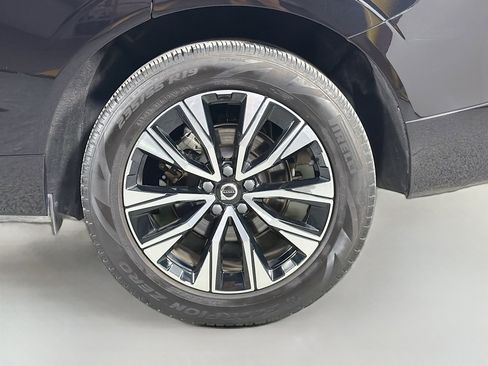 Certified 2025 Volvo XC60 B5 Core AWD/4WD image 29