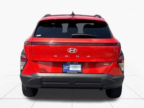 Used 2025 Hyundai Kona SEL AWD/4WD image 4