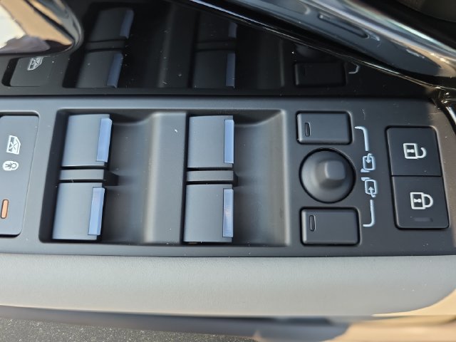 New 2026 Land Rover Range Rover Evoque S AWD/4WD image 28