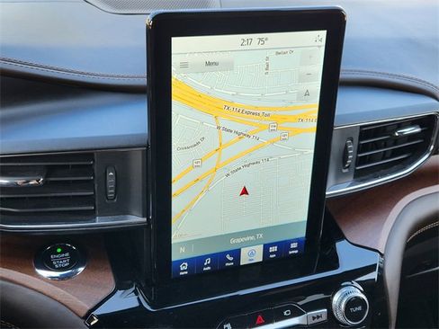 Used 2021 Ford Explorer King Ranch w/ Premium Technology Package image 17