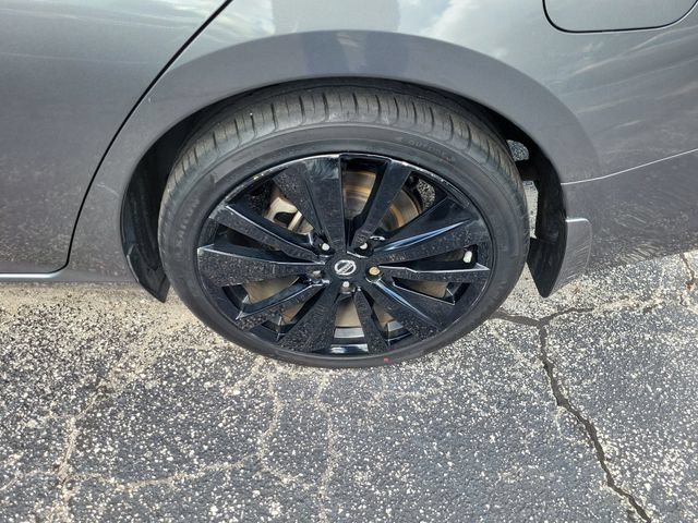 Used 2022 Nissan Altima 2.5 SR w/ Midnight Edition Package FWD image 6