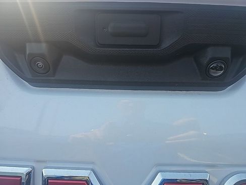 New 2026 GMC Sierra 3500 SLT w/ SLT Convenience Package AWD/4WD image 9