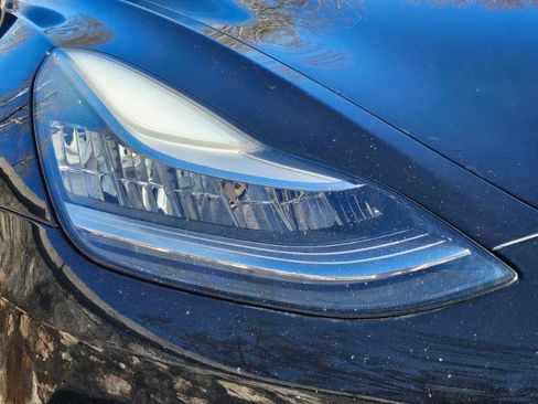 Used 2018 Tesla Model 3 image 21