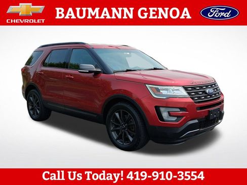 Used 2017 Ford Explorer XLT w/ Equipment Group 202A AWD/4WD image 8