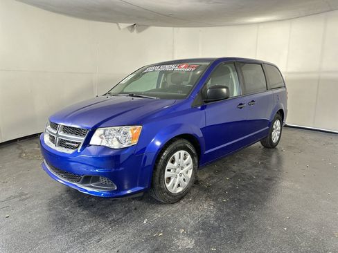 Used 2019 Dodge Grand Caravan SE image 6