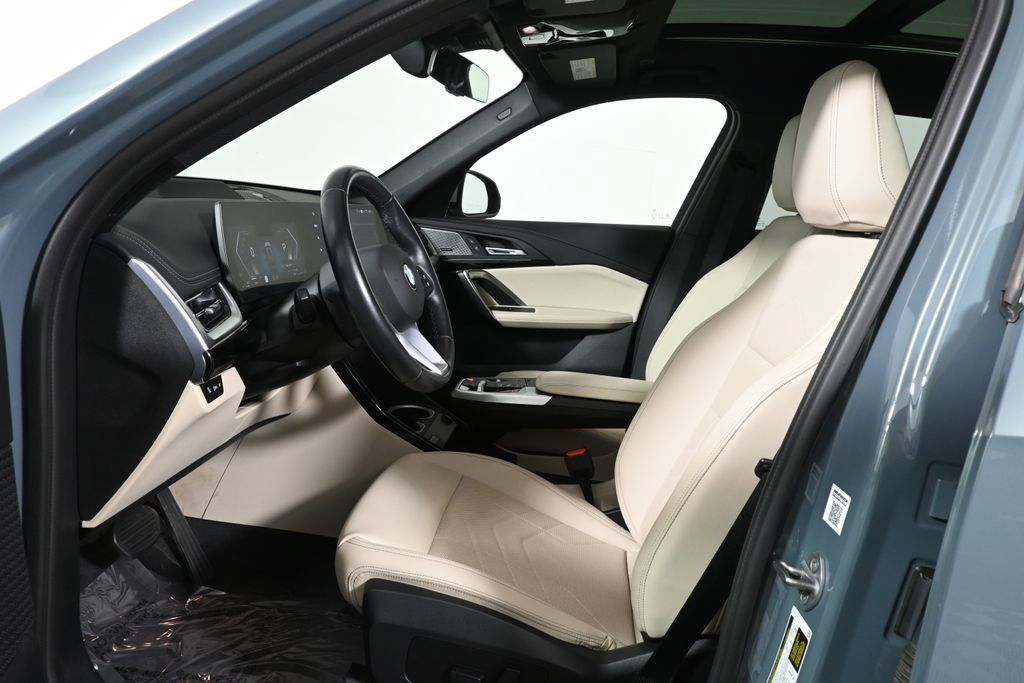 Certified 2024 BMW X1 xDrive28i w/ Premium Package AWD/4WD image 3