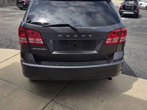 Used 2019 Dodge Journey SE FWD image 4