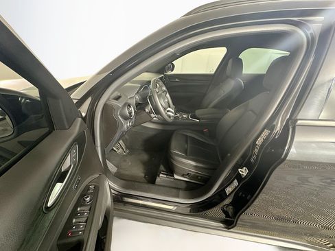 Used 2023 Alfa Romeo Stelvio Sprint RWD image 13