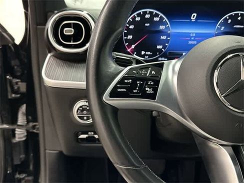 Used 2024 Mercedes-Benz C 300 Sedan image 17