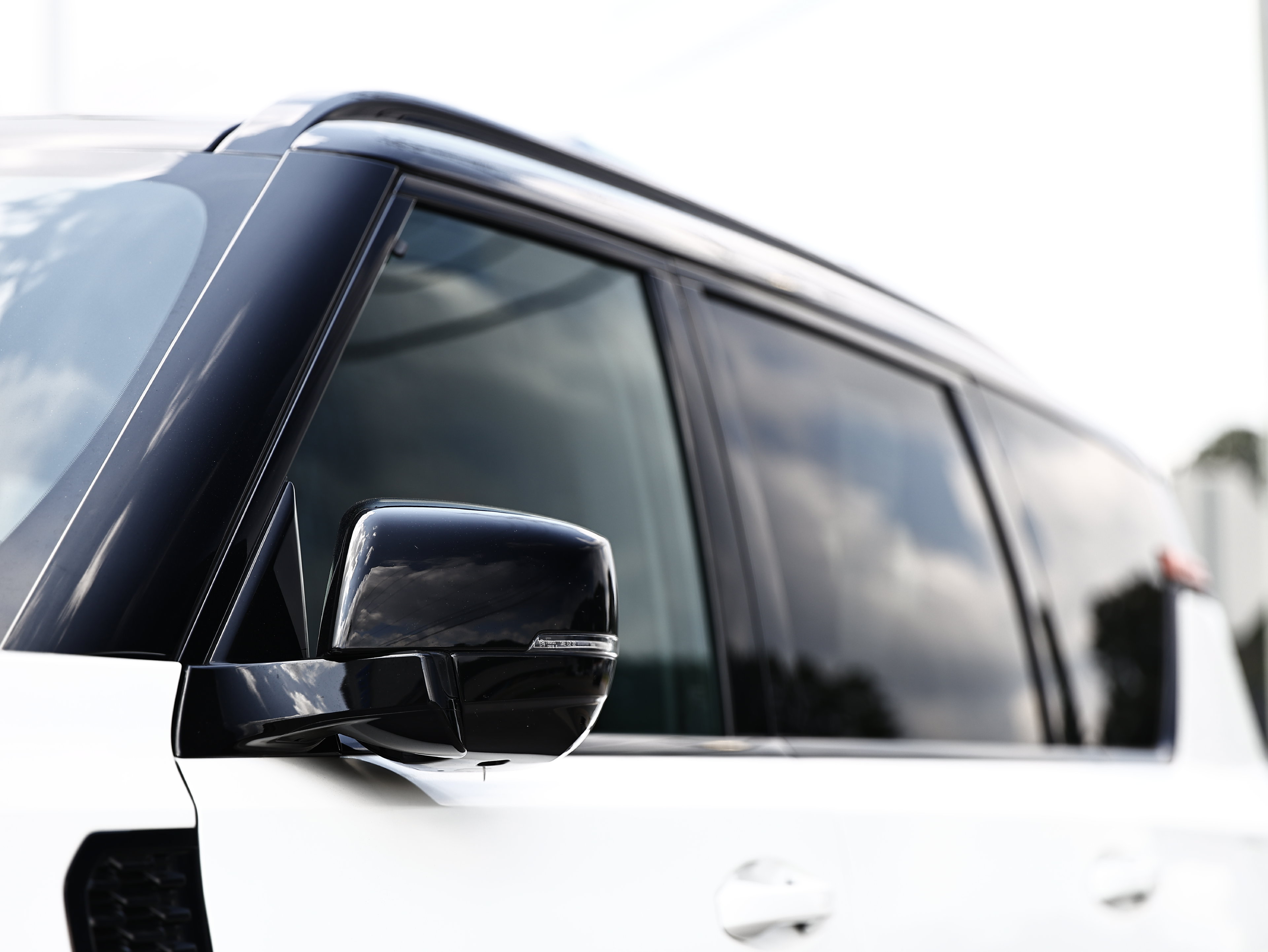 Used 2025 Nissan Armada PRO-4X AWD/4WD image 3