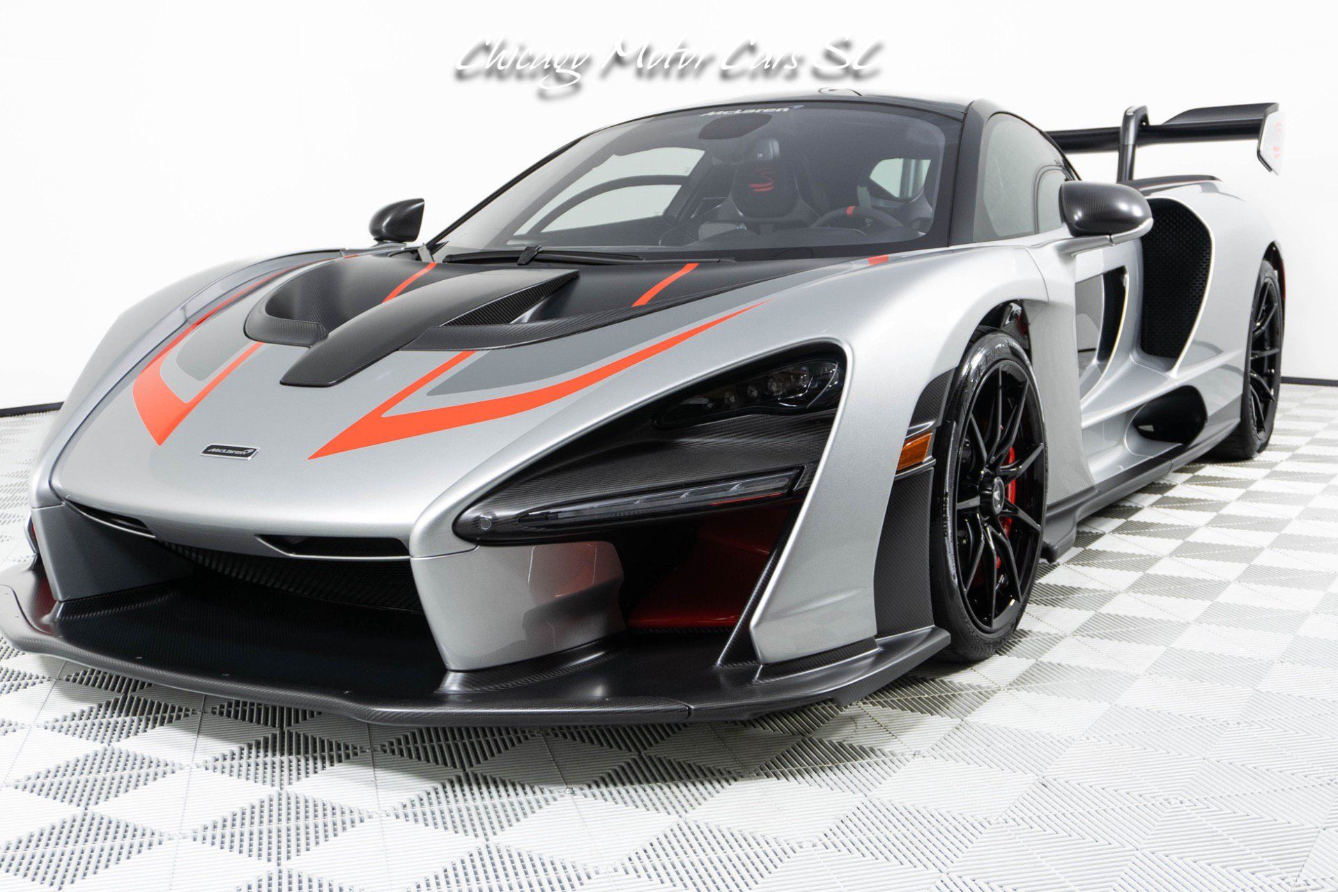 Used 2019 McLaren Senna RWD image 8