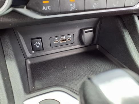 Used 2024 Nissan Sentra SV FWD image 9