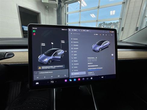 Used 2018 Tesla Model 3 Long Range image 13