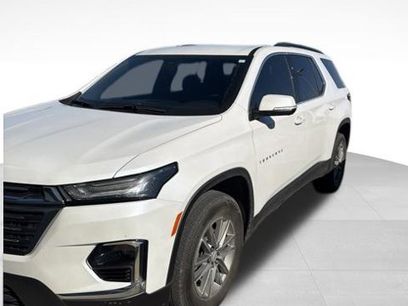 Used 2023 Chevrolet Traverse LT