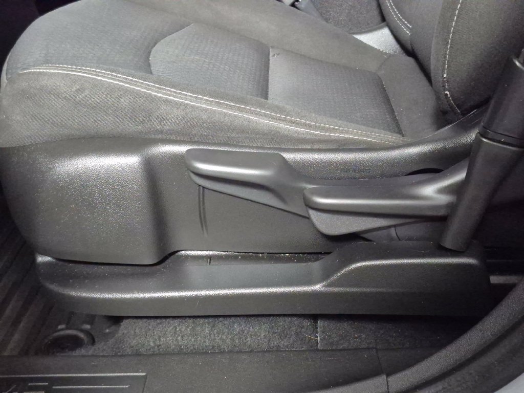 Used 2023 GMC Terrain SLE w/ Elevation Edition FWD image 18