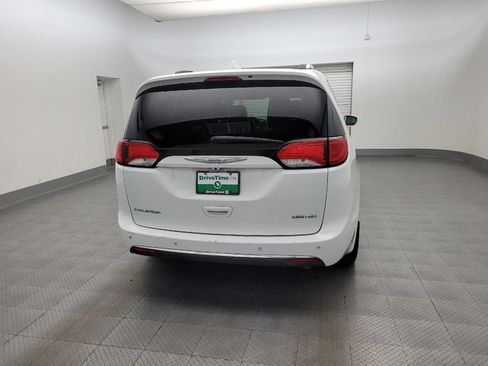 Used 2017 Chrysler Pacifica Limited FWD image 7