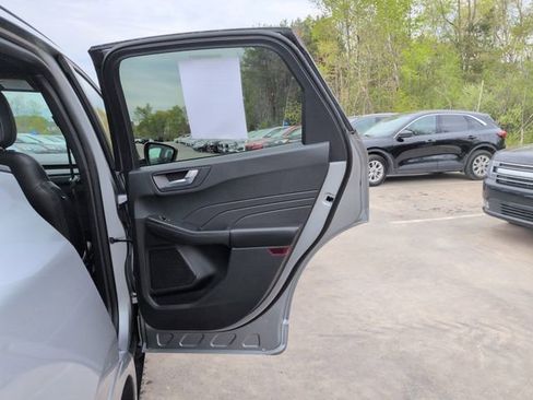 Certified 2023 Ford Escape ST-Line Select AWD/4WD image 17