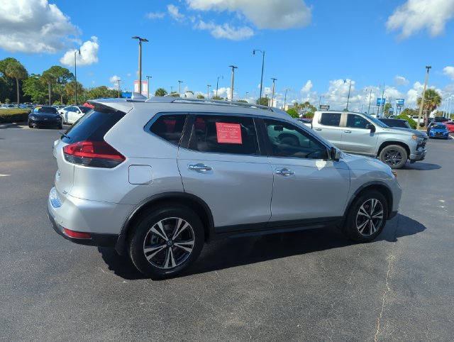 Certified 2019 Nissan Rogue SV w/ Premium Package FWD image 5