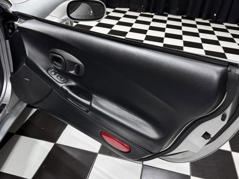 Used 2002 Chevrolet Corvette Convertible w/ Preferred Equipment Group2 image 36