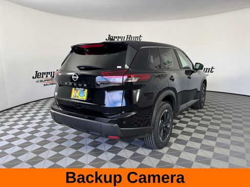 Used 2025 Nissan Rogue SV image 7