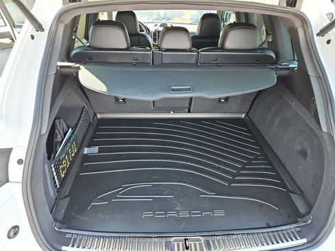 Used 2017 Porsche Cayenne image 36