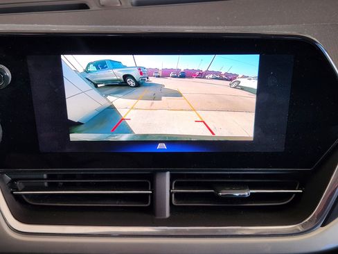 Used 2024 Chevrolet Trax LT image 18