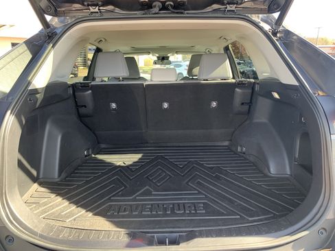 Used 2022 Toyota RAV4 XLE Premium image 34