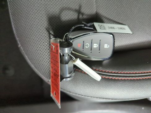 Used 2025 Chevrolet Trax RS w/ Driver Confidence Package image 23