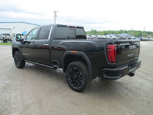 New 2026 GMC Sierra 2500 Denali Ultimate AWD/4WD image 9