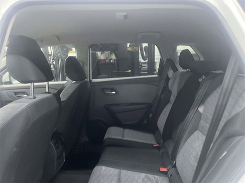 Used 2023 Nissan Rogue SV w/ SV Premium B Package image 13