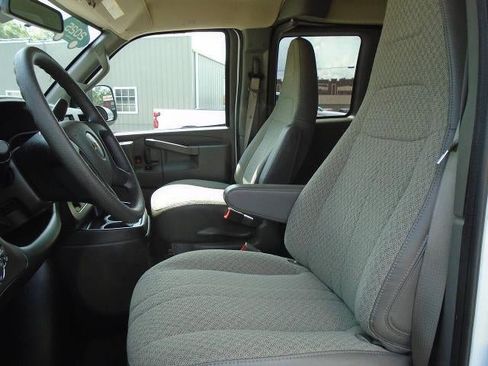 Used 2025 Chevrolet Express 3500 LT w/ LT Preferred Equipment Group RWD image 12