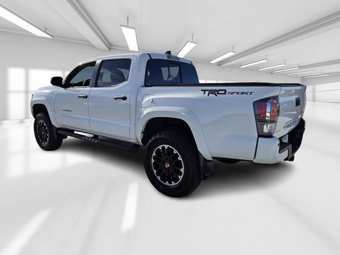 Used 2020 Toyota Tacoma TRD Sport w/ Technology Package image 5