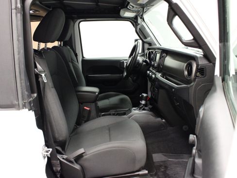 Used 2018 Jeep Wrangler Sport AWD/4WD image 15