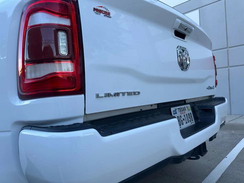 Used 2019 RAM 3500 Limited image 12