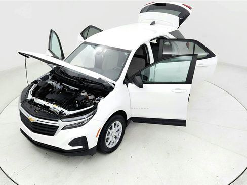 Used 2023 Chevrolet Equinox LS w/ LS Convenience Package FWD image 21