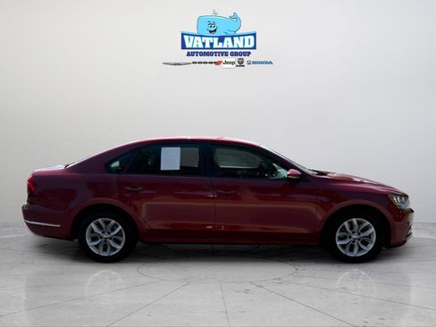 Used 2018 Volkswagen Passat 2.0T S FWD image 6