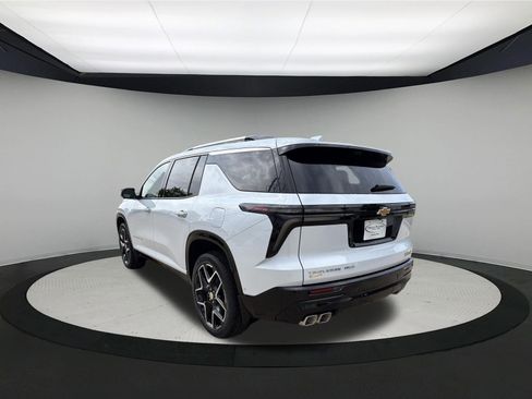 New 2026 Chevrolet Traverse High Country w/ LPO, Floor Liner Package AWD/4WD image 3