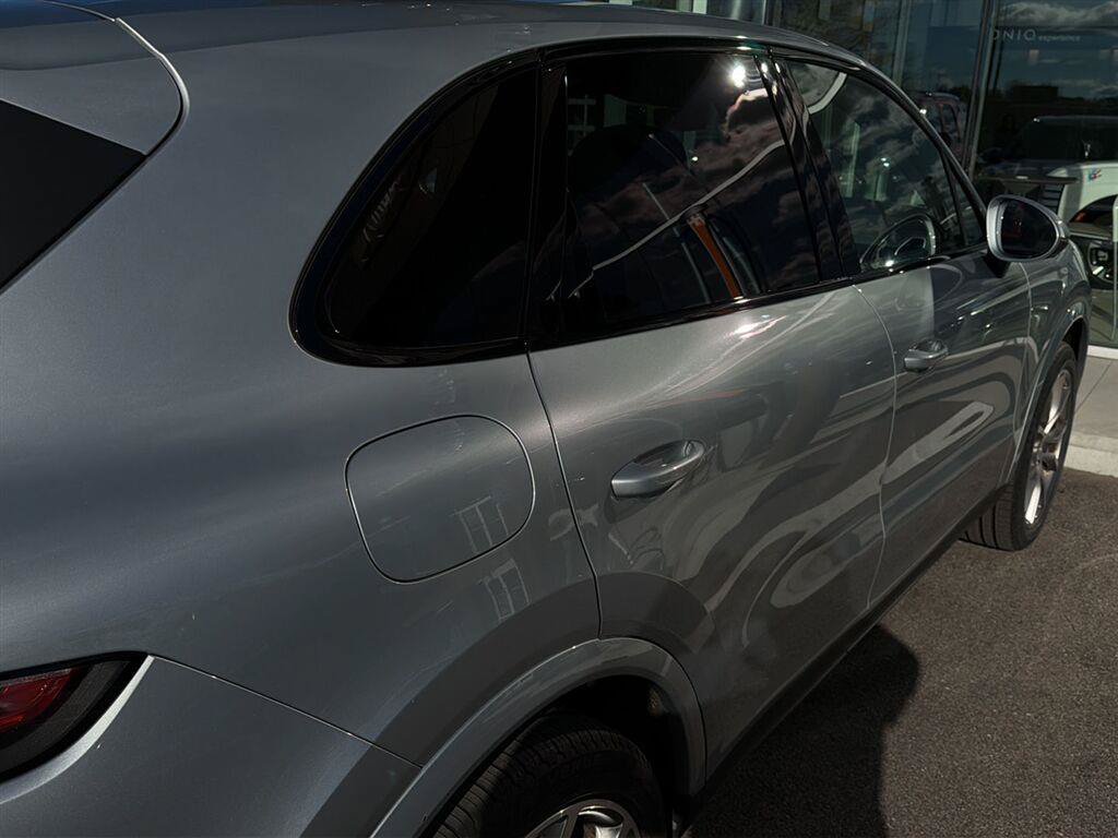 Used 2020 Porsche Cayenne S AWD/4WD image 18