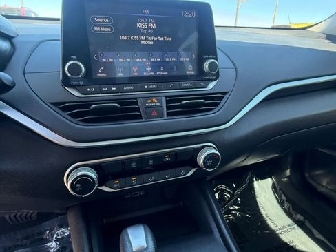 Certified 2022 Nissan Altima 2.5 SV image 10