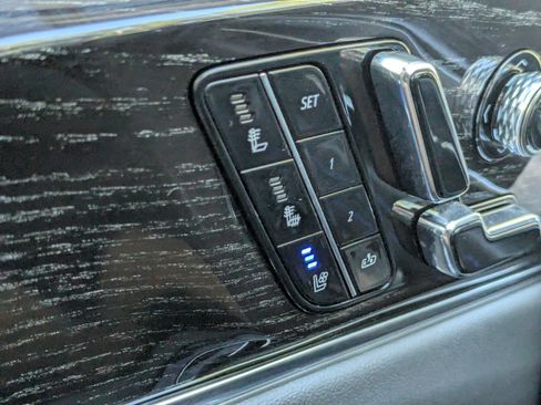 New 2025 Cadillac Escalade IQ Luxury 1 w/ Smart Trailering package image 33