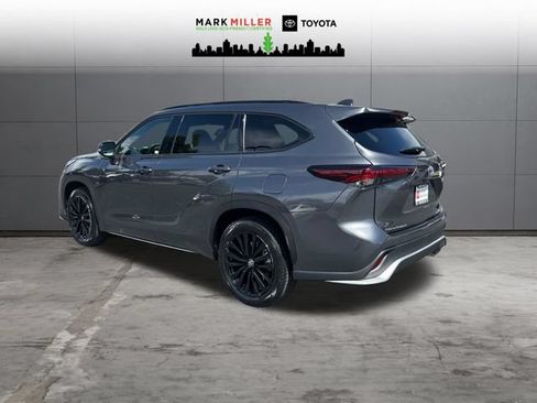 Certified 2025 Toyota Highlander XSE AWD/4WD image 3