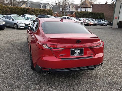 Used 2025 Toyota Camry SE w/ Convenience Package image 7