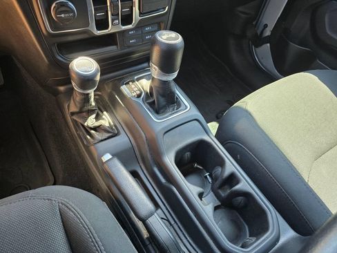 Used 2023 Jeep Wrangler Unlimited AWD/4WD image 25