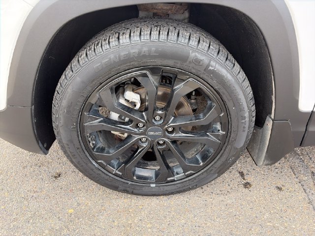 Used 2021 GMC Terrain SLT w/ Infotainment Package II AWD/4WD image 13