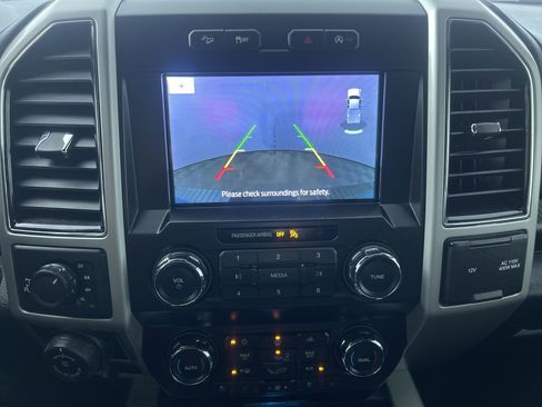 Used 2019 Ford F150 Lariat image 19