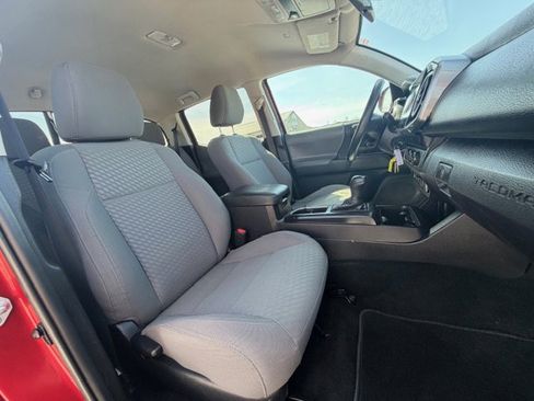 Used 2021 Toyota Tacoma SR w/ SR Convenience Package image 6
