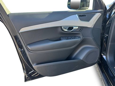 Certified 2024 Volvo XC90 B5 Core w/ Climate Package image 8